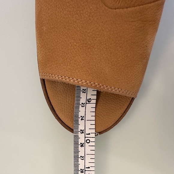 Lucky Brand | Butter-Soft Tan Leather Ankle Boots | Size 8.5 - Picture 15 of 16